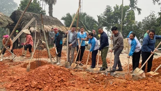 Hội Phụ nữ huyện Bảo Thắng khởi công làm nhà "Mái ấm tình thương" cho hội viên nghèo