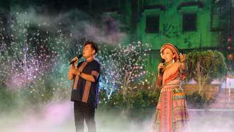 Lung linh đêm nghệ thuật “Nghiêng say mùa xuân”