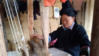 Phụ nữ Thu Lao với nghề dệt truyền thống