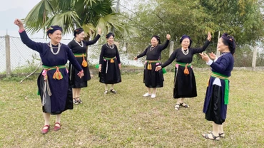 Hoàn thiện, phát huy hiệu quả thiết chế văn hóa cơ sở