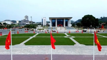 Phường Yên Bái rực rỡ cờ hoa chào mừng Đại hội đại biểu toàn quốc lần thứ XIV của Đảng