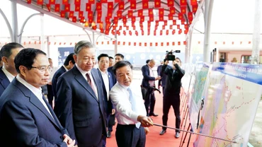 Tổng Bí thư Tô Lâm kiểm tra tuyến đường sắt Việt Nam - Trung Quốc