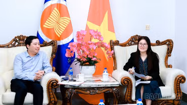 Bí thư Tỉnh ủy Dương Quốc Huy thăm và làm việc với Tổng Lãnh sự quán Việt Nam tại Côn Minh, Vân Nam (Trung Quốc)