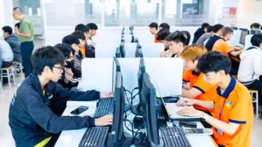 Học 111 ngành này, sinh viên được nhận học bổng hàng tháng từ 3,7-5,5 triệu đồng