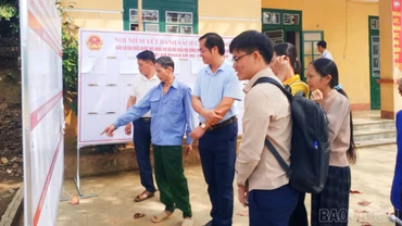 Hơn 6.400 cử tri xã Mỏ Vàng gửi trọn niềm tin qua từng lá phiếu