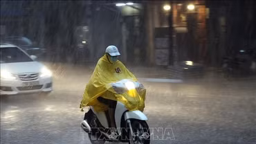 Lào Cai và các tỉnh miền Bắc tiếp diễn mưa dông, cảnh báo lốc, sét và mưa đá