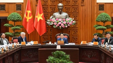 Thủ tướng: Xây dựng chính sách vượt trội để thí điểm một số khu thương mại tự do