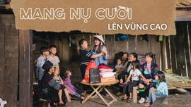 Mang nụ cười lên vùng cao