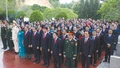 Đoàn đại biểu Đảng bộ tỉnh Lào Cai dâng hương tưởng niệm Chủ tịch Hồ Chí Minh và các anh hùng liệt sĩ