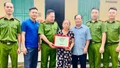 Thăm, tặng quà gia đình chính sách trên địa bàn phường Yên Bái