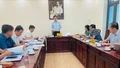 Trưởng Ban Tuyên giáo và Dân vận Tỉnh ủy Dương Đức Huy duyệt văn kiện Đại hội Đảng bộ xã Quy Mông và xã Việt Hồng