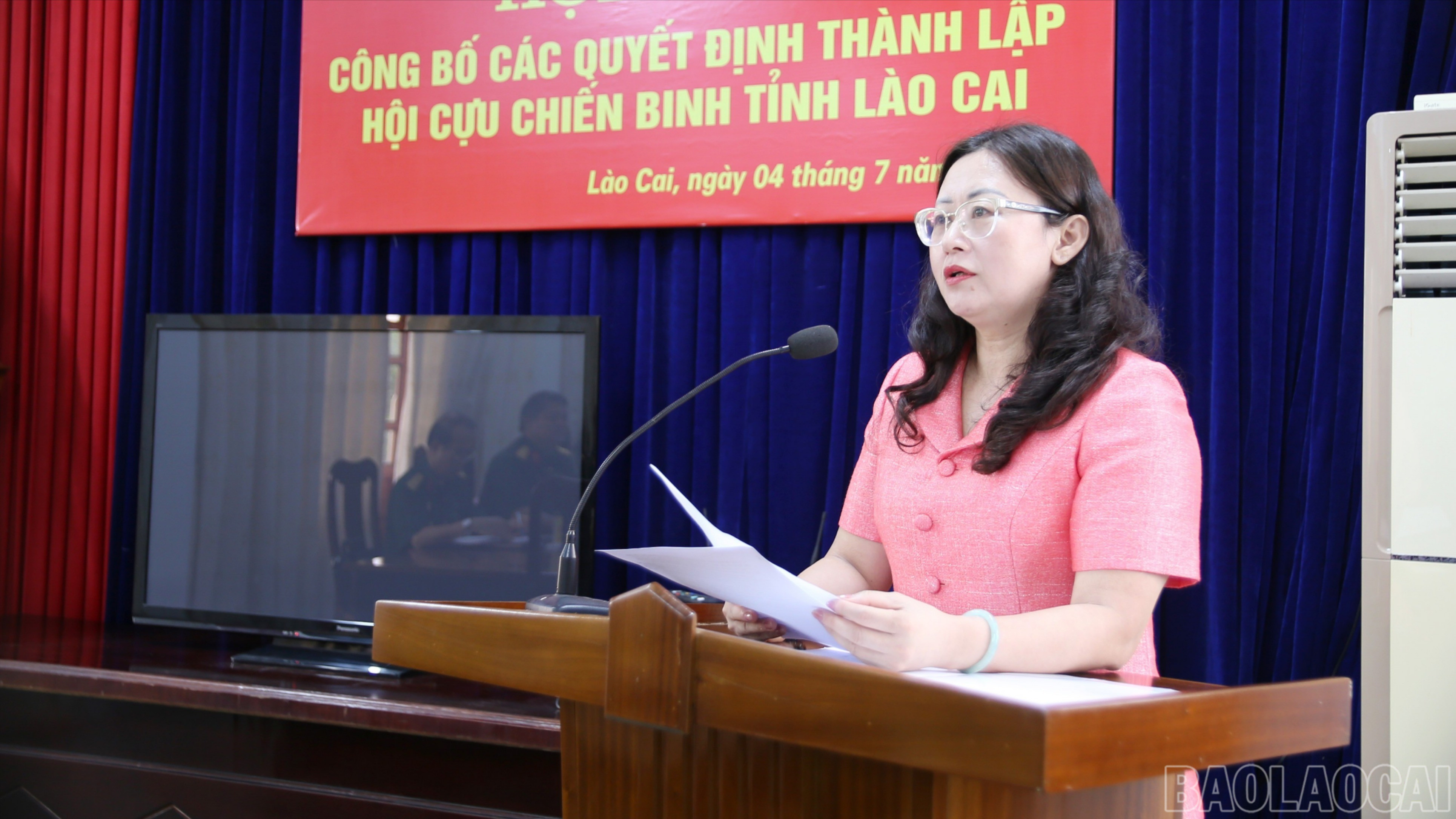 Đồng chí Giàng Thị Dung phát biểu chỉ đạo tại hội nghị. baolaocai-br_img-0844-7116.jpg