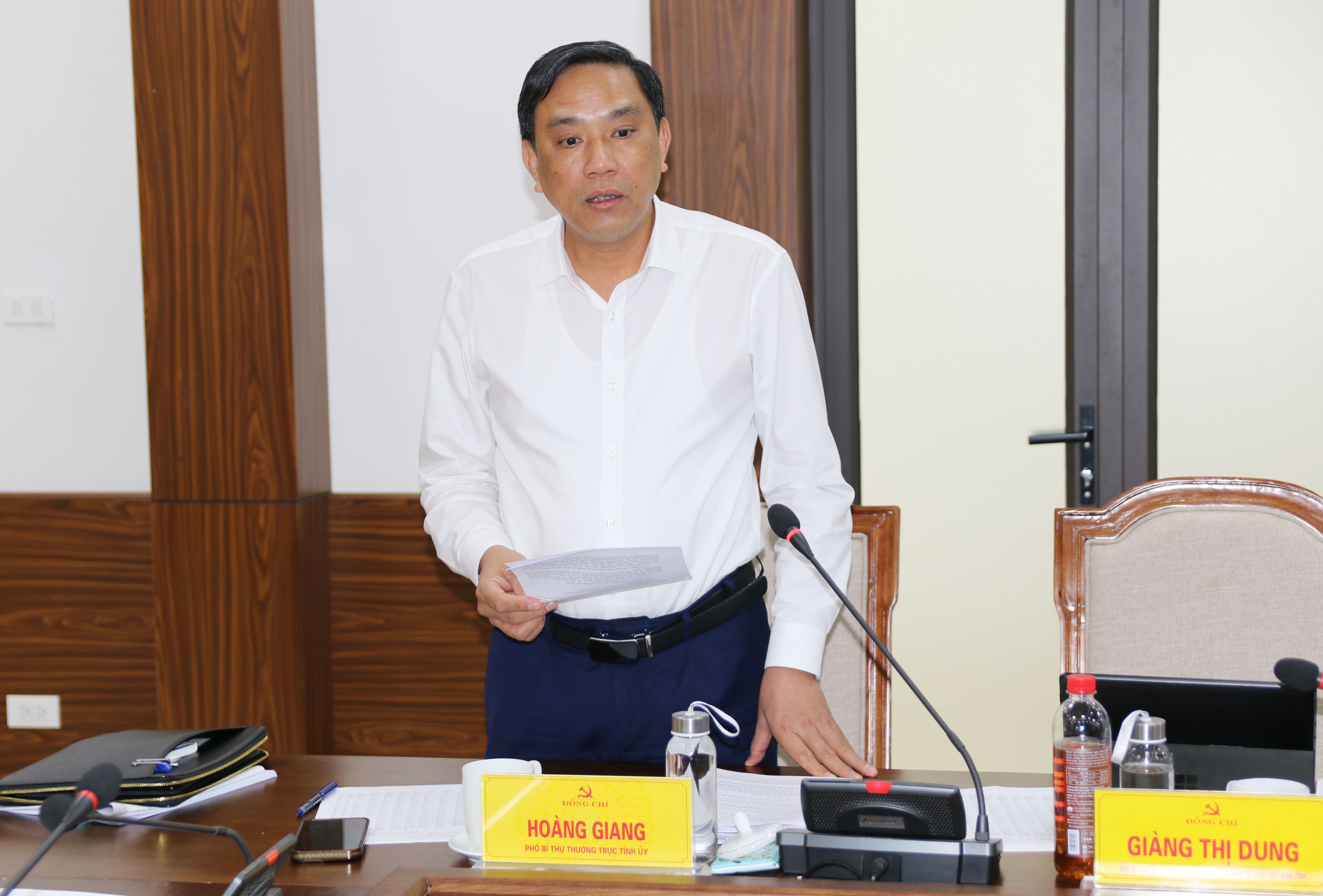 Phó Bí thư Thường trực Tỉnh ủy Hoàng Giang phát biểu tại buổi làm việc. img-9636.jpg
