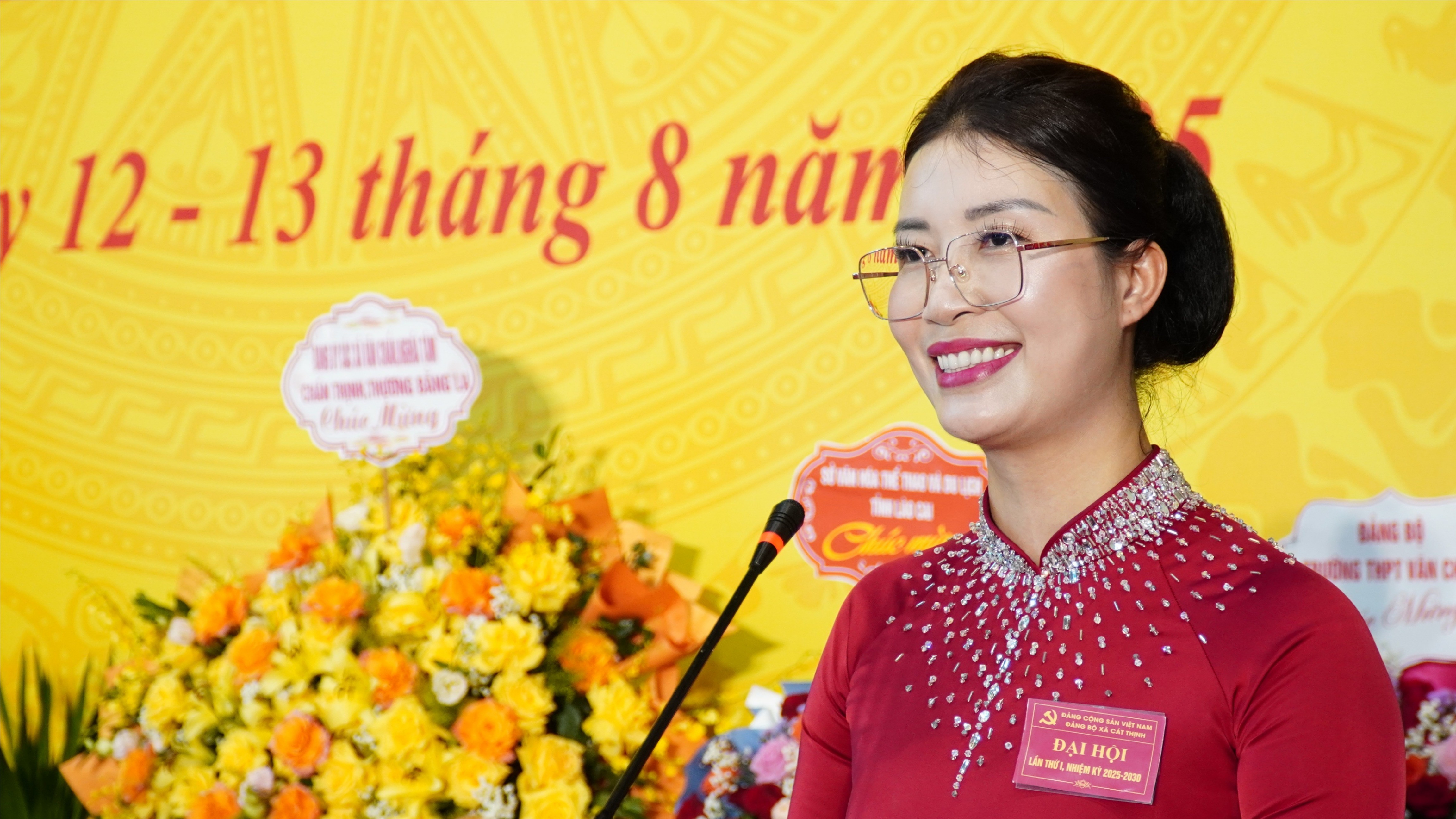 Đồng chí Nguyễn Thị Ngà, Bí thư Đảng uỷ xã Cát Thịnh phát biểu khai mạc Đại hội dsc06845-2671.jpg