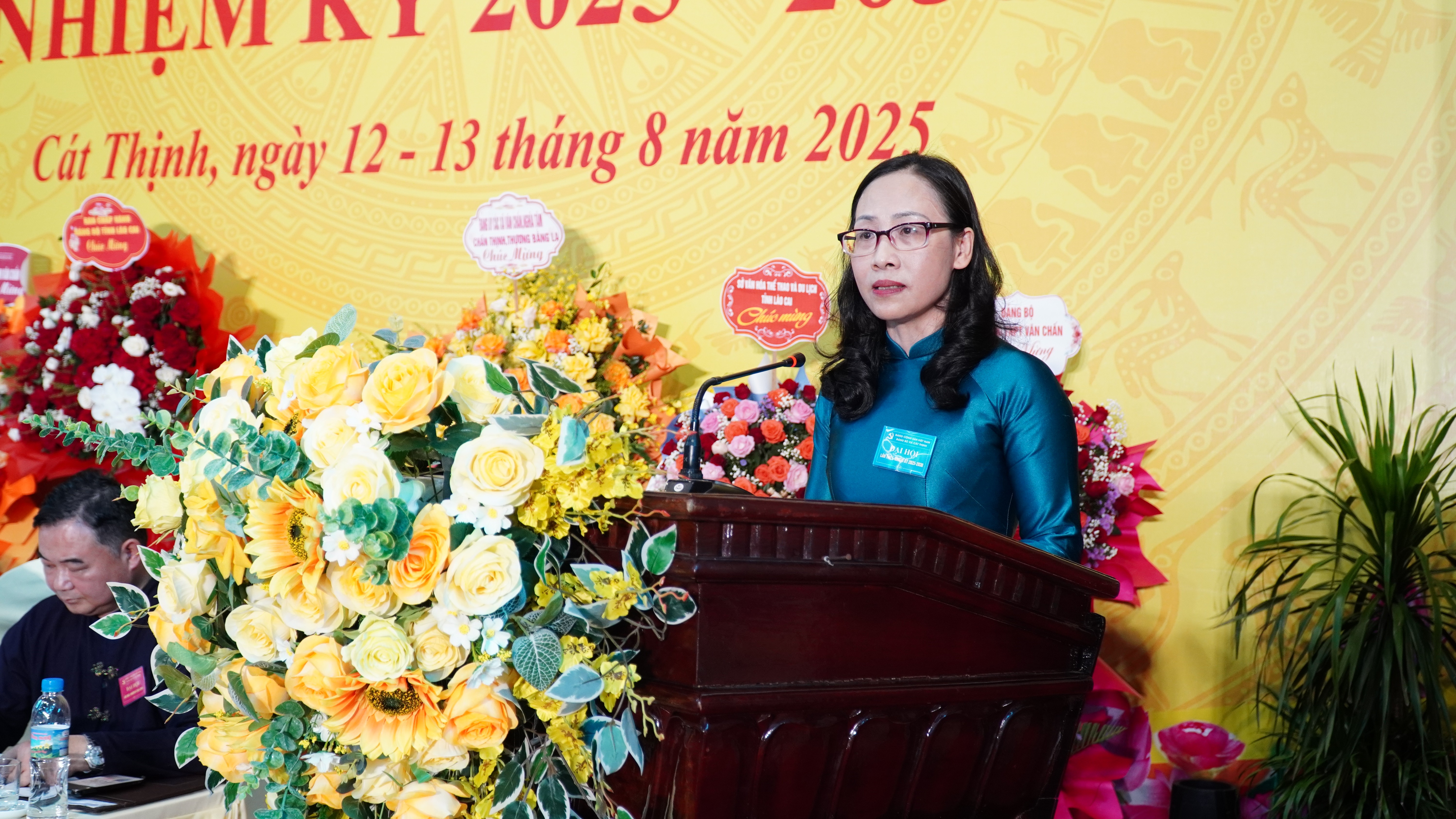 Đồng chí Lê Thị Hồng Vân phát biểu tại đại hội. dsc06868.jpg