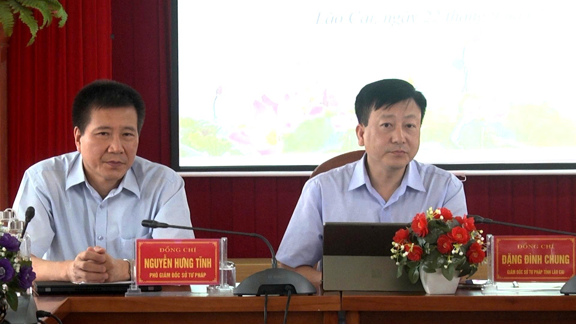 Lãnh đạo Sở Tư pháp chủ trì tại điểm cầu Lào Cai. lanh-dao-so-tu-phap-chu-tri-tai-diem-cau-lao-cai-6433.jpg