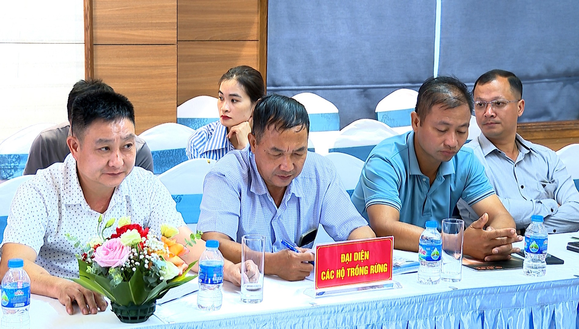 Các đại biểu dự Hội nghị. cac-ho-trong-rung.jpg