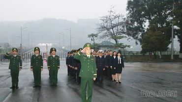 Lễ chào cờ đầu năm mới tại Cửa khẩu Kim Thành