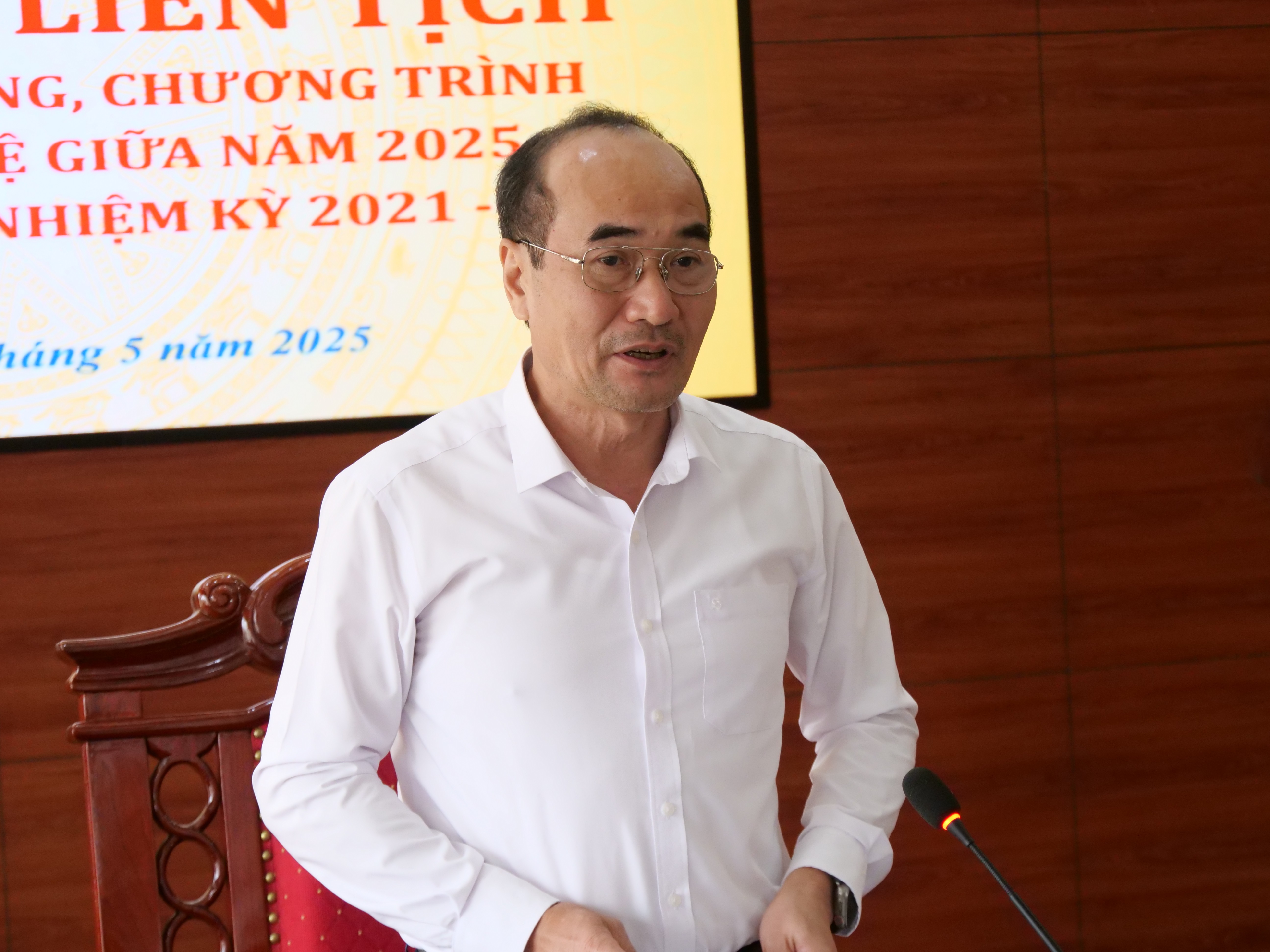 Đồng chí Vũ Xuân Cường, Phó Bí thư Thường trực Tỉnh ủy, Chủ tịch HĐND tỉnh phát biểu kết luận phiên họp. 1000036405.jpg