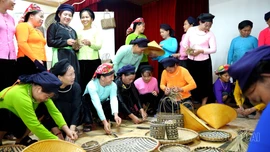75 nghệ nhân, người cao tuổi xã Nghĩa Đô tham gia tập huấn về bảo tồn nghề đan lát truyền thống