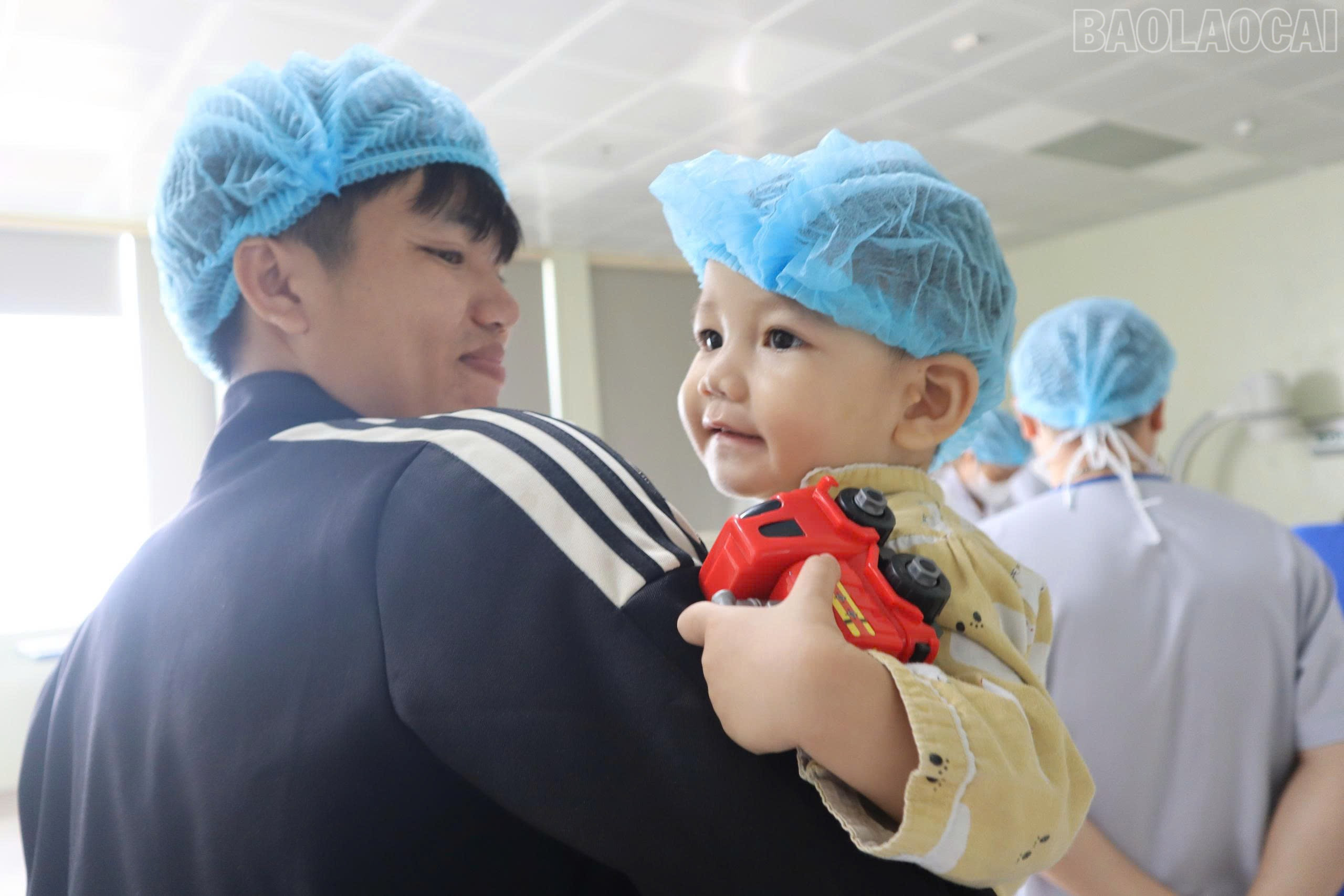 Trẻ được miễn phí toàn bộ chi phí cho ca phẫu thuật. baolaocai-tr_z6957595845966-a13bbf7cda0e0765751b96a5fd254da6.jpg