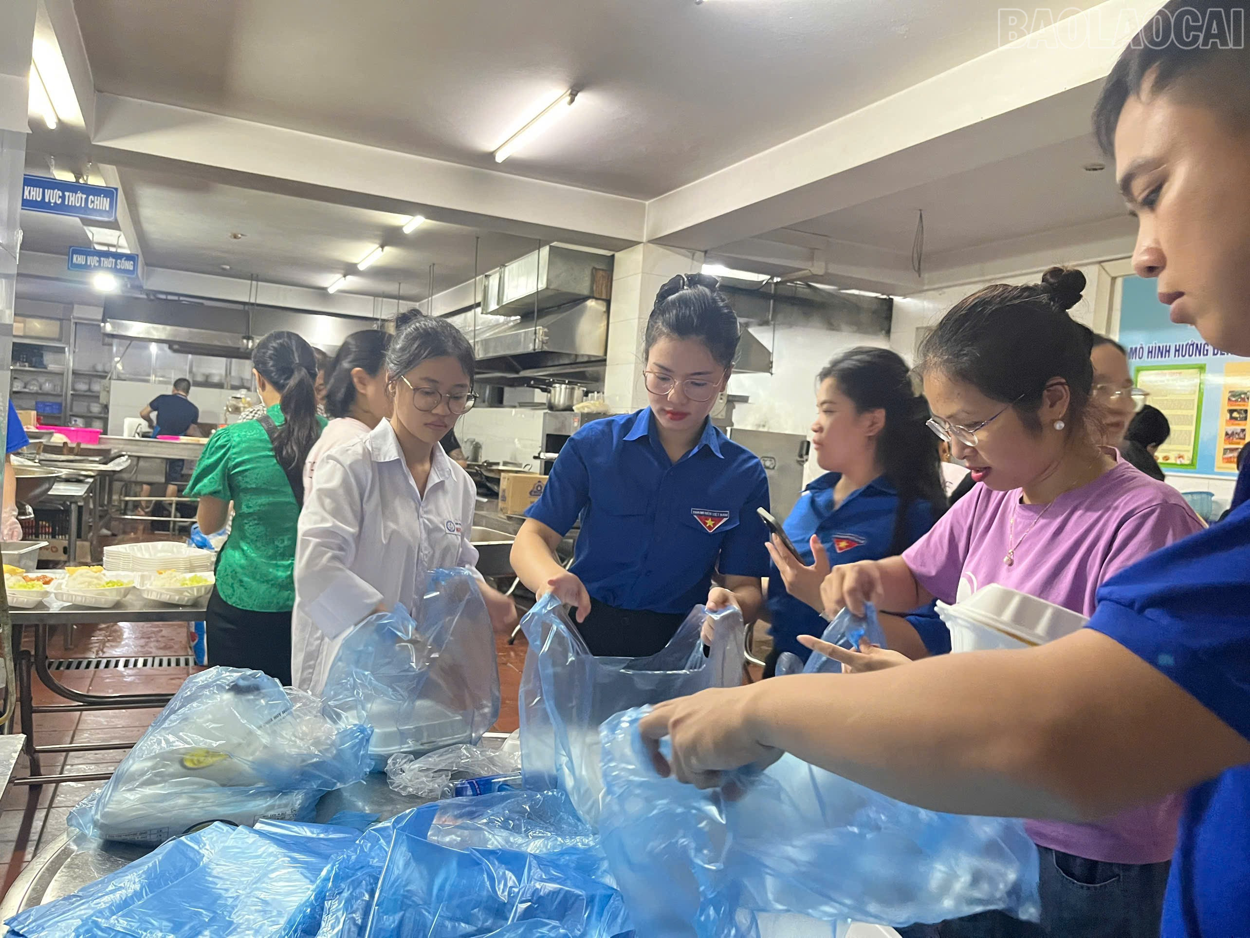 baolaocai-tr_z7070070193412-5b5c348f28e190606f0783a31789e927.jpg