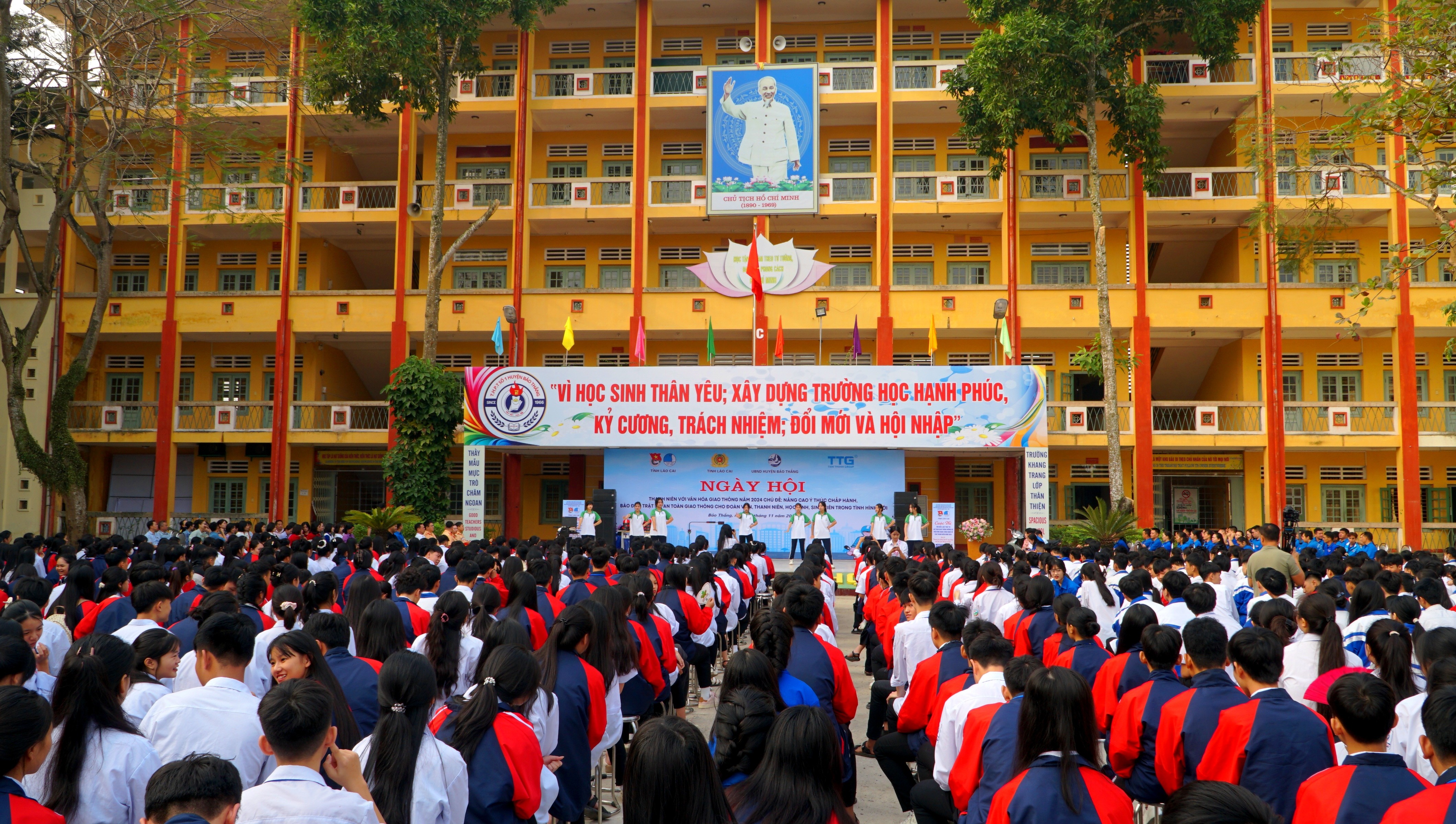 Quang cảnh ngày hội. img-20241115-112556.jpg