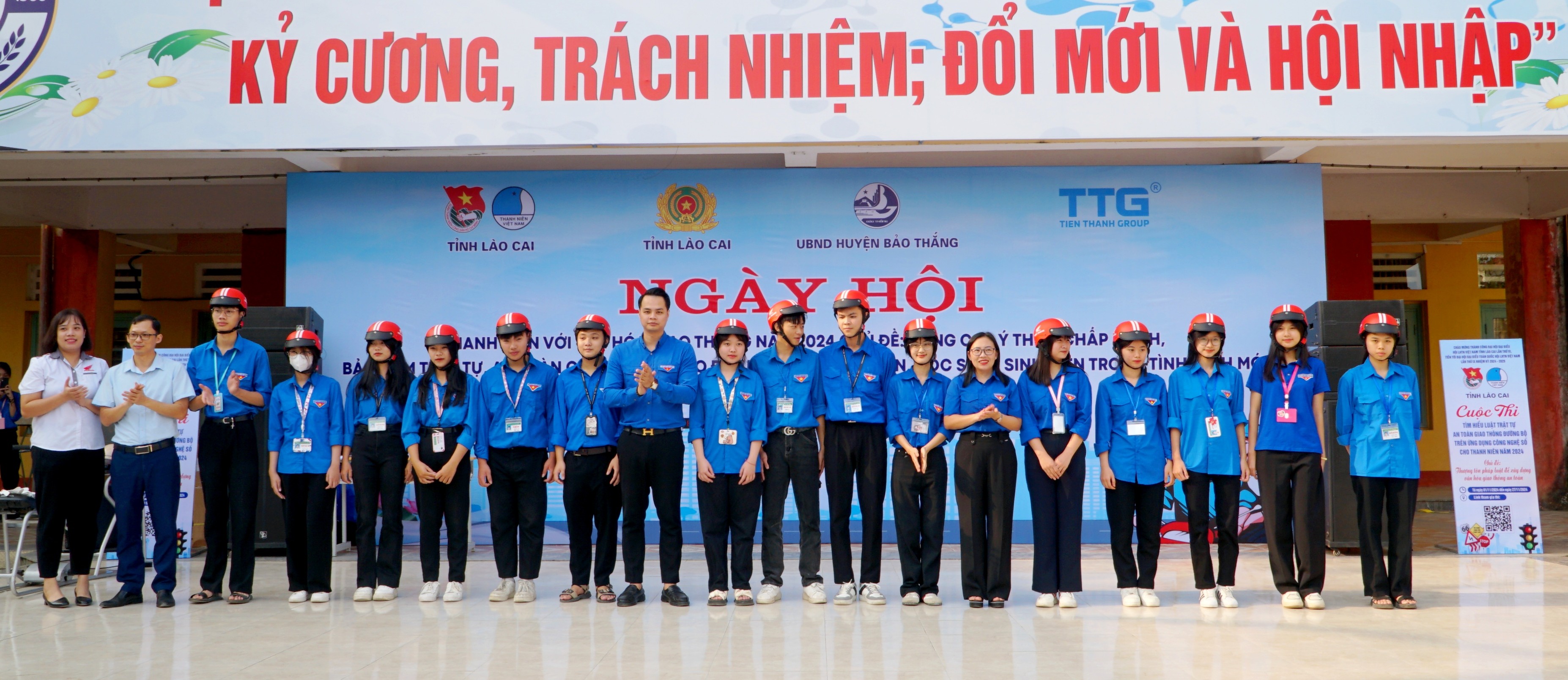 Ra mắt đội hình thanh niên tình nguyện đảm bảo an toàn giao thông. img-20241115-113110.jpg