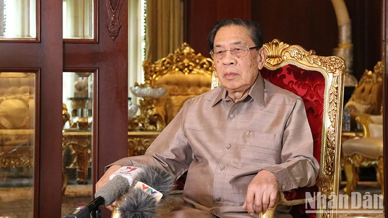 Nguyên Tổng Bí thư, Chủ tịch nước Lào Choummaly Sayason khẳng định Tổng Bí thư Nguyễn Phú Trọng đã để lại nhiều bài học quý báu. (Ảnh: Trịnh Dũng)