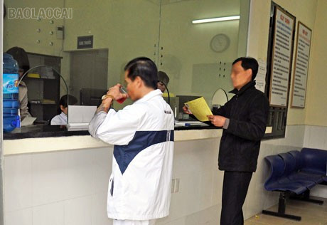 Uống Methadone thay thế các loại ma túy góp phần quan trọng giảm số bệnh nhân HIV/AIDS