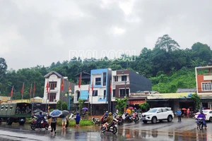 Tổ 12 phường Nam Cường: Sạt lở nghiêm trọng, nhiều nhà dân bị ảnh hưởng