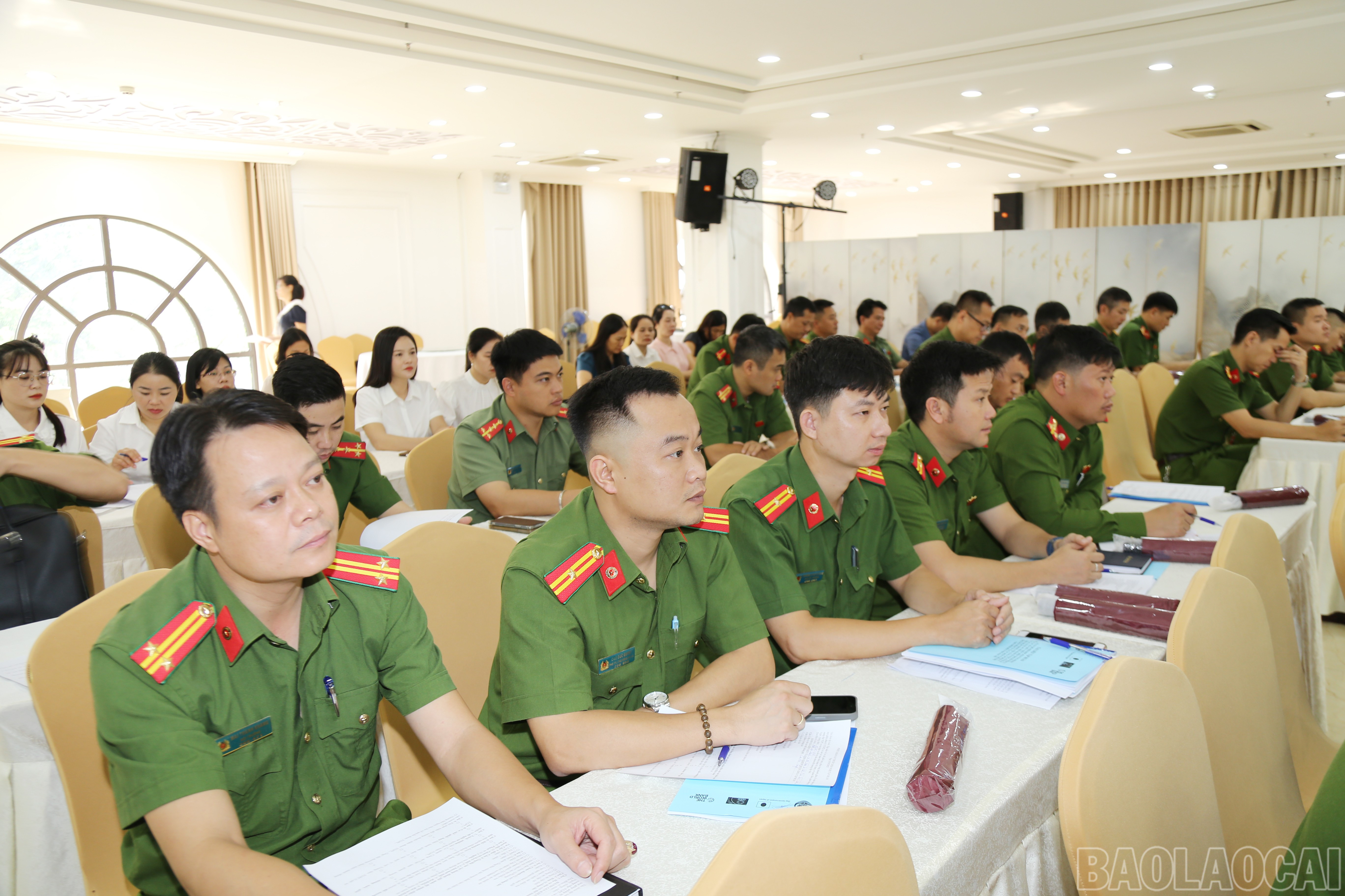 Đại biểu dự hội nghị. baolaocai-br_img-1289-1631.jpg