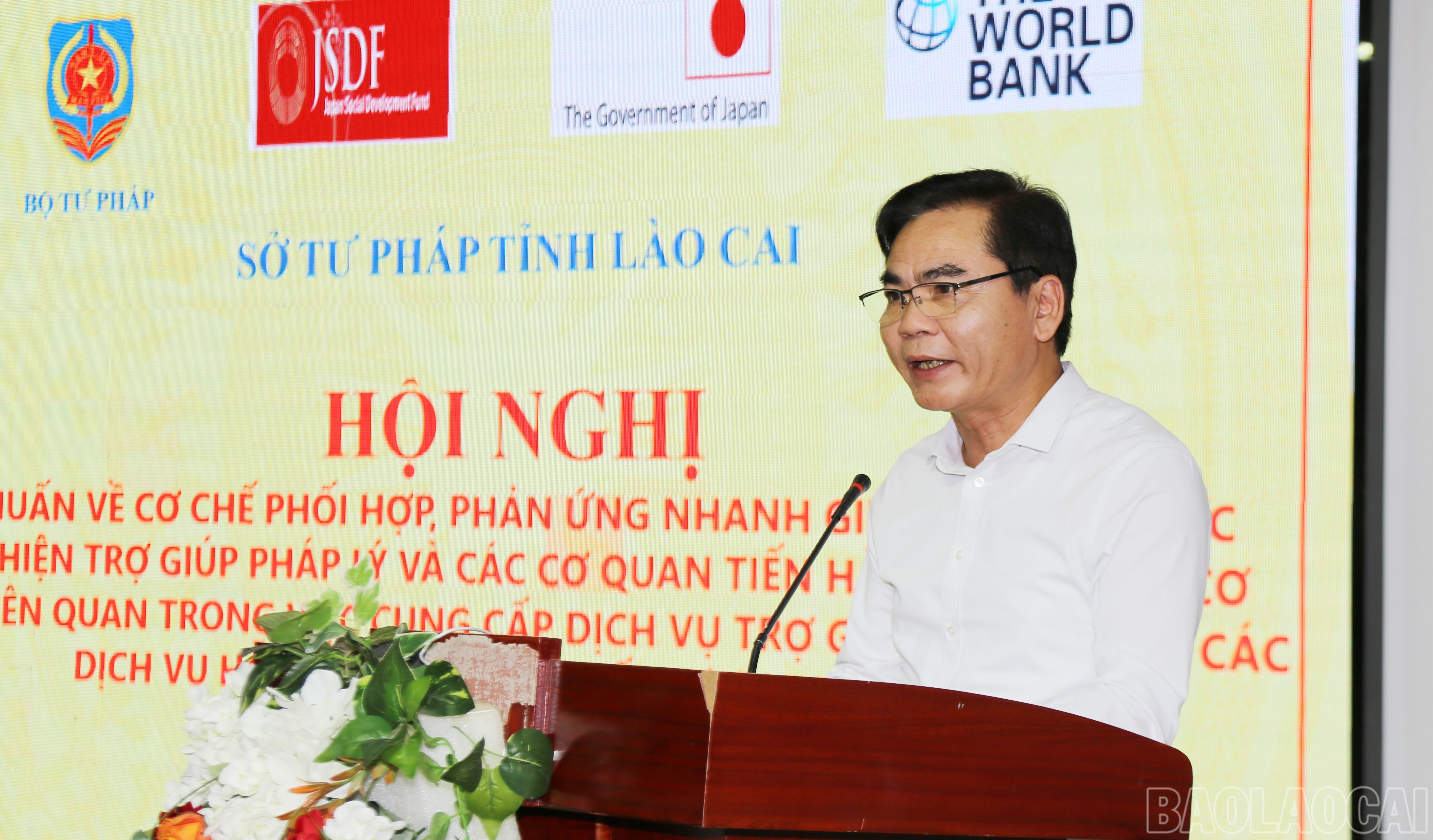 Lãnh đạo Sở Tư pháp phát biểu khai mạc hội nghị. baolaocai-br_img-1283-1241.jpg