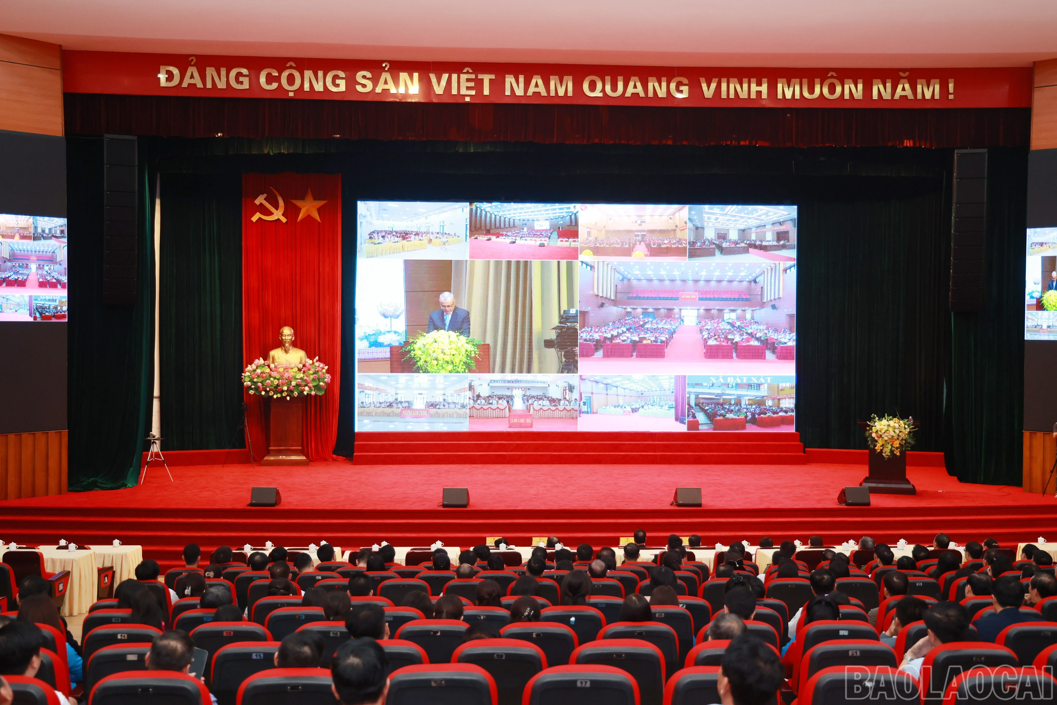 Quang cảnh hội nghị tại điểm cầu Trung tâm Hội nghị tỉnh Lào Cai.