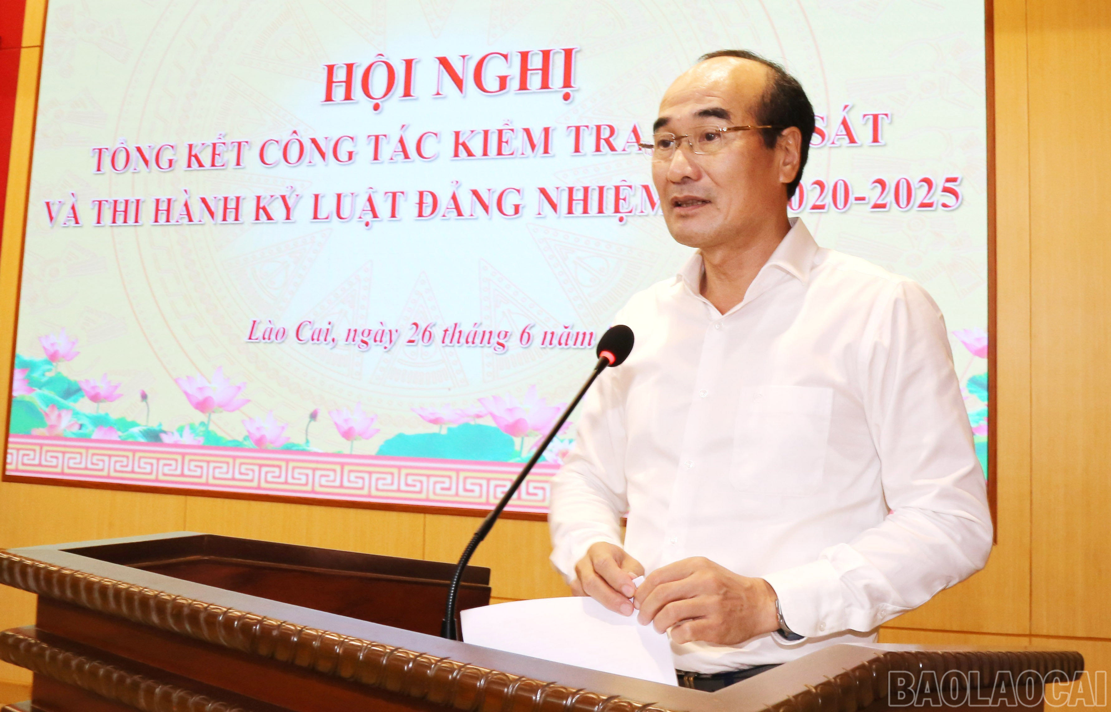 Phó Bí thư Thường trực Tỉnh ủy Vũ Xuân Cường phát biểu chỉ đạo tại hội nghị. baolaocai-br_img-0143-9443.jpg