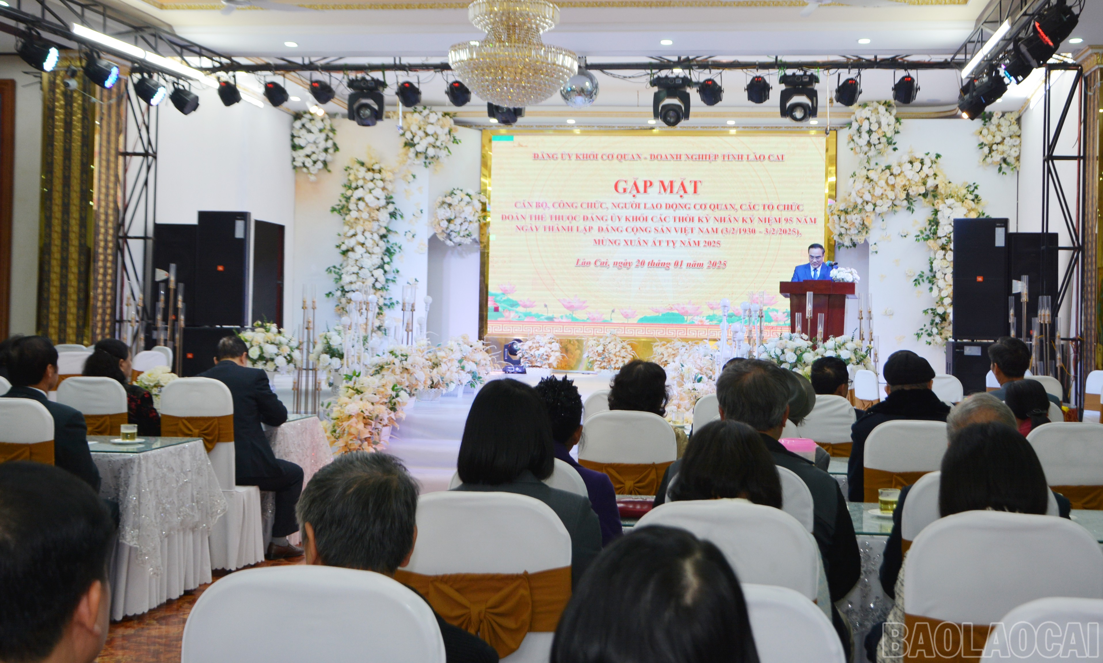 Quang cảnh buổi gặp mặt. baolaocai-br_dsc-4424.jpg