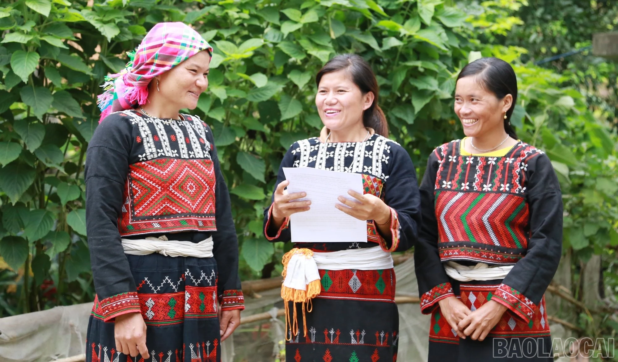 Phụ nữ Xá Phó thôn Láo Lý tự tin bước qua hủ tục, định kiến về giới. Ảnh Quỳnh Trang