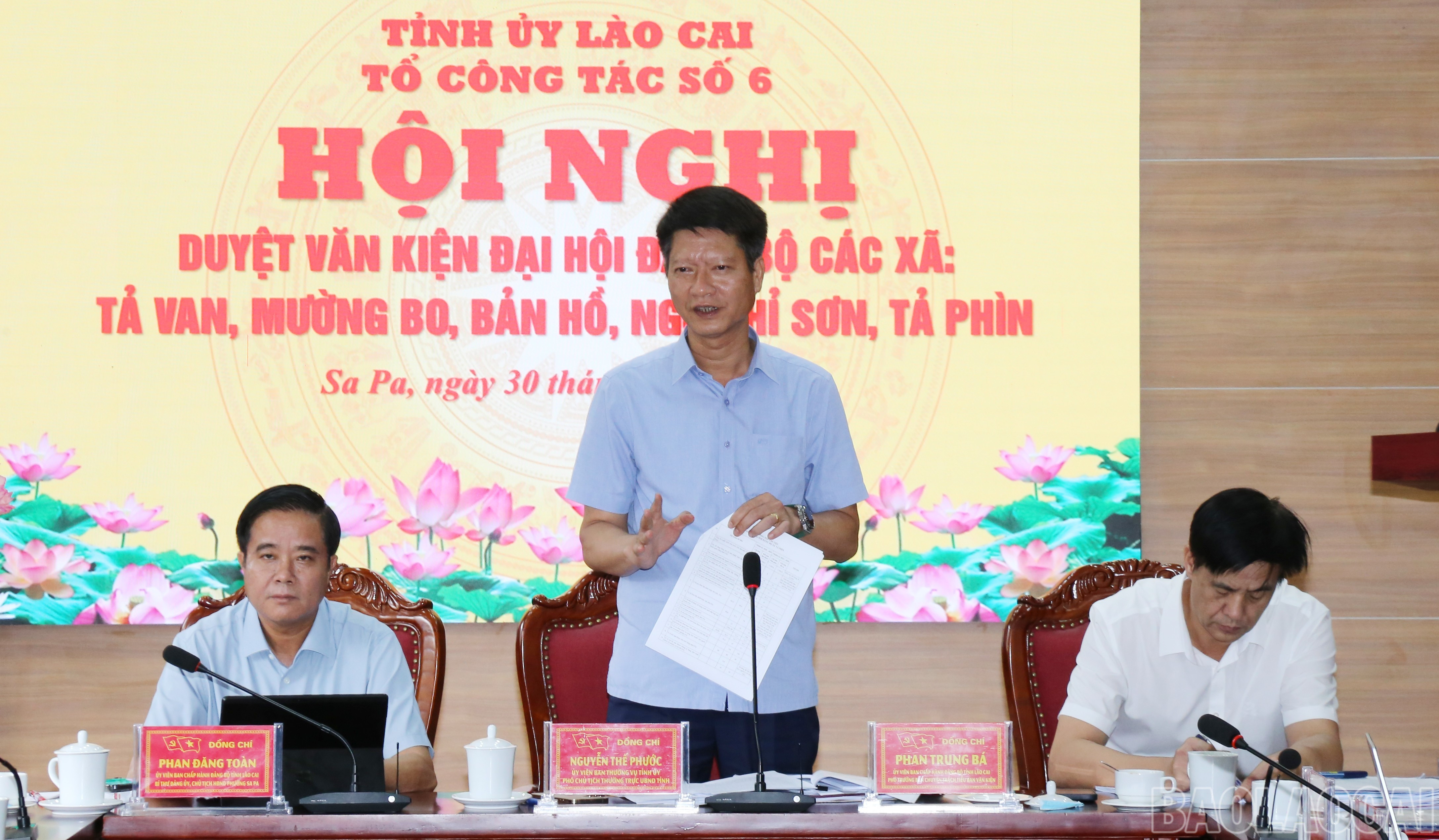 Đồng chí Nguyễn Thế Phước, Phó Chủ tịch Thường trực UBND tỉnh phát biểu tại Hội nghị. baolaocai-br_img-0725.jpg