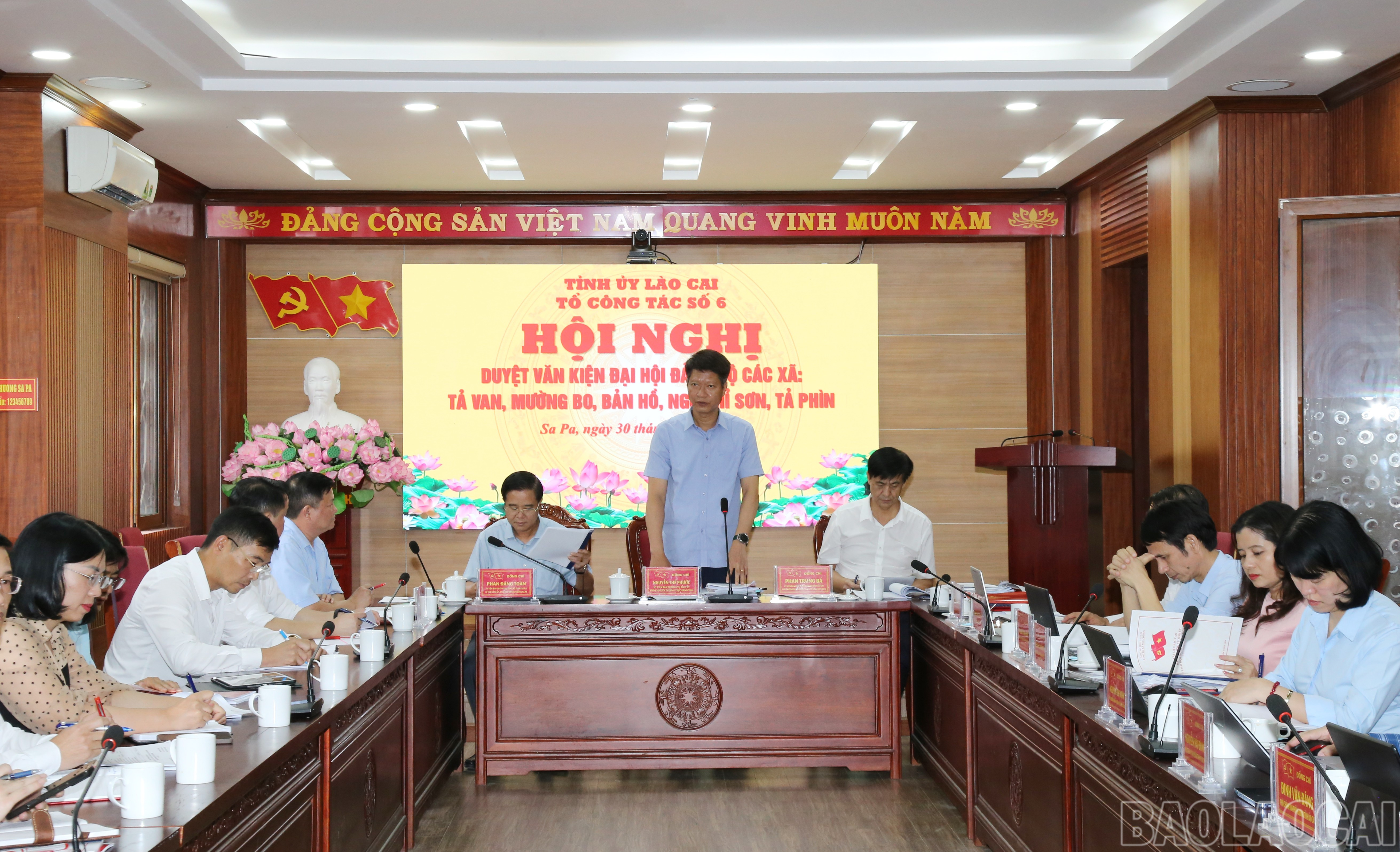 Đồng chí Nguyễn Thế Phước, Phó Chủ tịch Thường trực UBND tỉnh phát biểu tại Hội nghị. baolaocai-br_img-0732.jpg