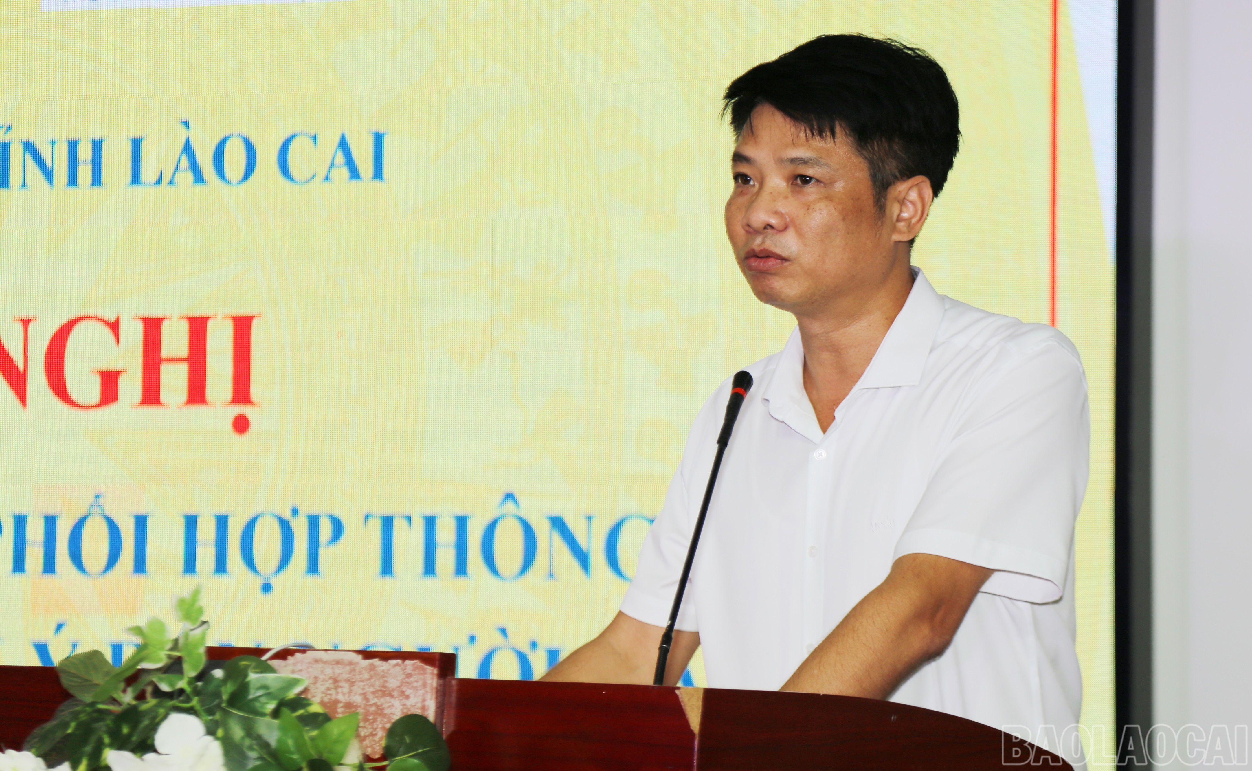 Lãnh đạo Sở Tư pháp phát biểu tại hội nghị. baolaocai-br_img-1252.jpg