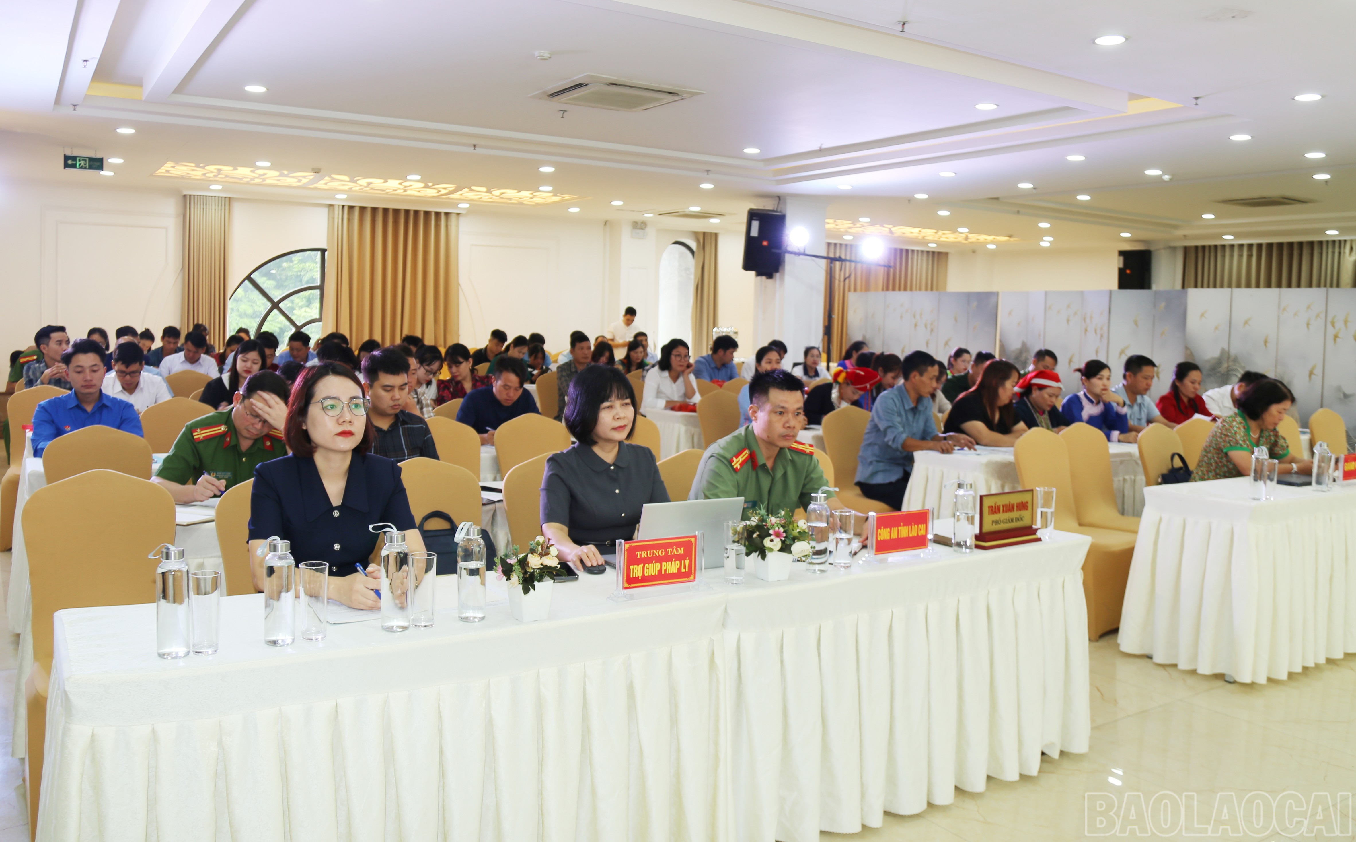 Đại biểu dự hội nghị. baolaocai-br_img-1255.jpg