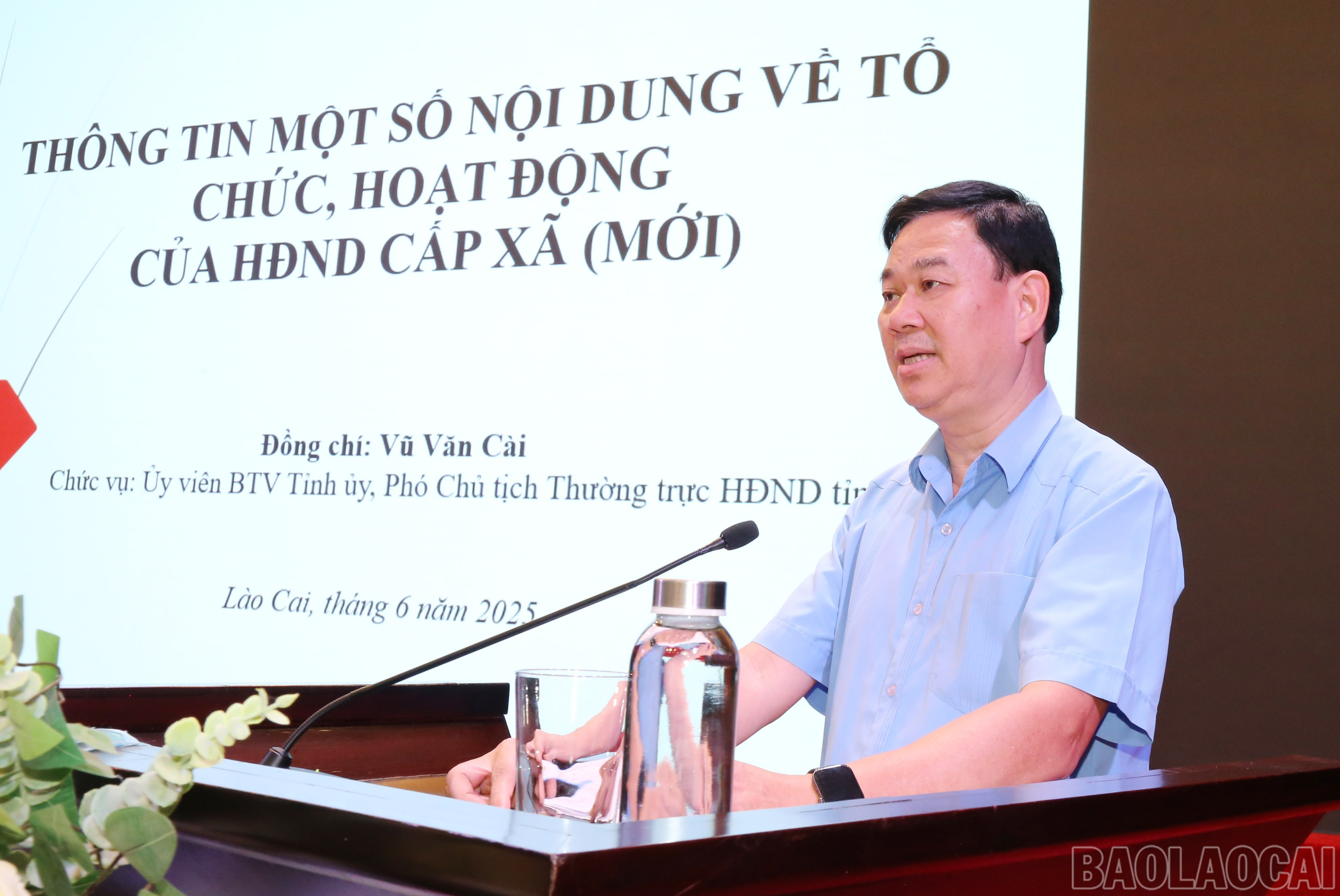 Phó Chủ tịch Thường trực HĐND tỉnh Vũ Văn Cài thông tin một số nội dung. baolaocai-br_img-0003.jpg