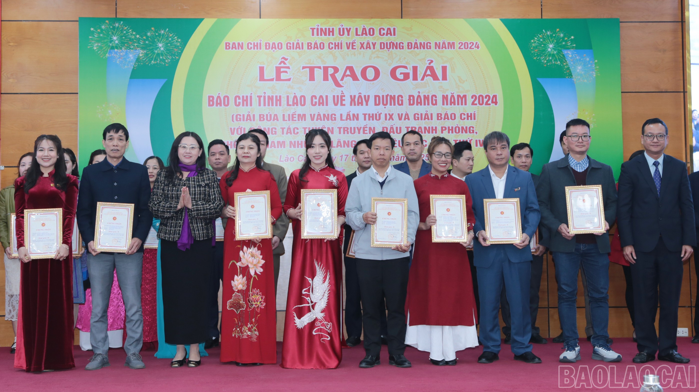 Trao giải Nhì Giải búa liềm vàng tỉnh Lào Cai năm 2024. baolaocai-br_img-6477.jpg