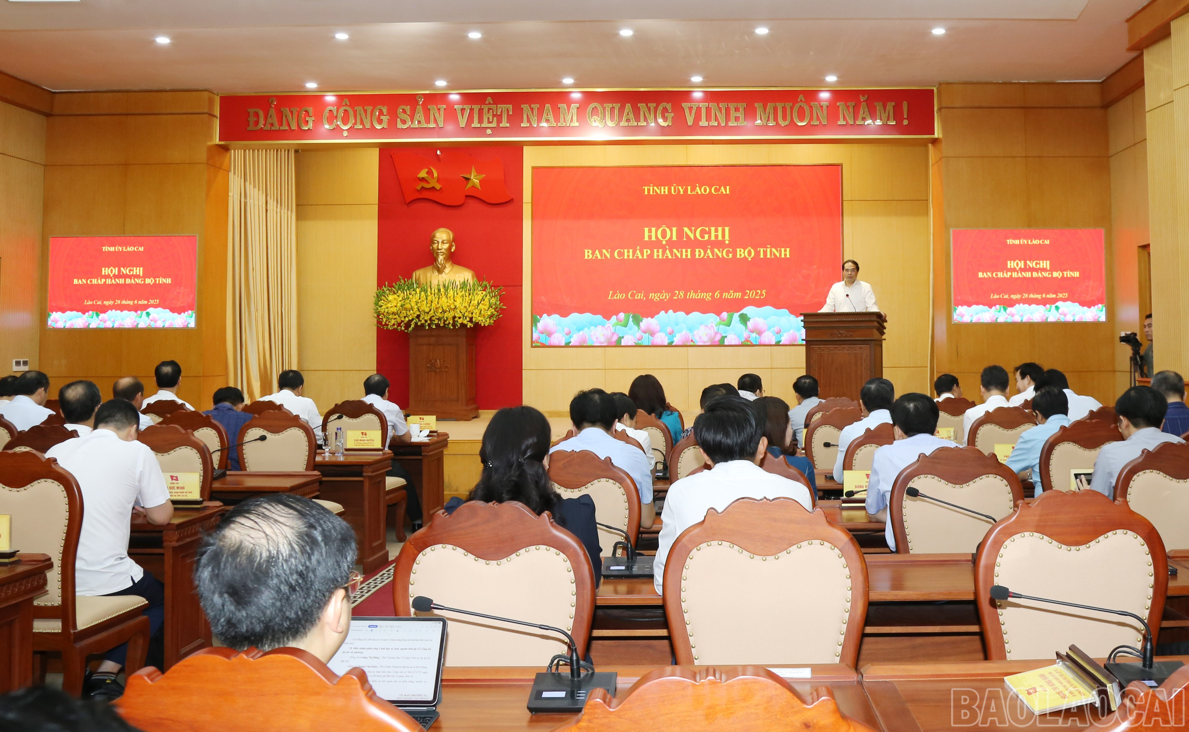 Quang cảnh hội nghị. baolaocai-br_img-0200.jpg