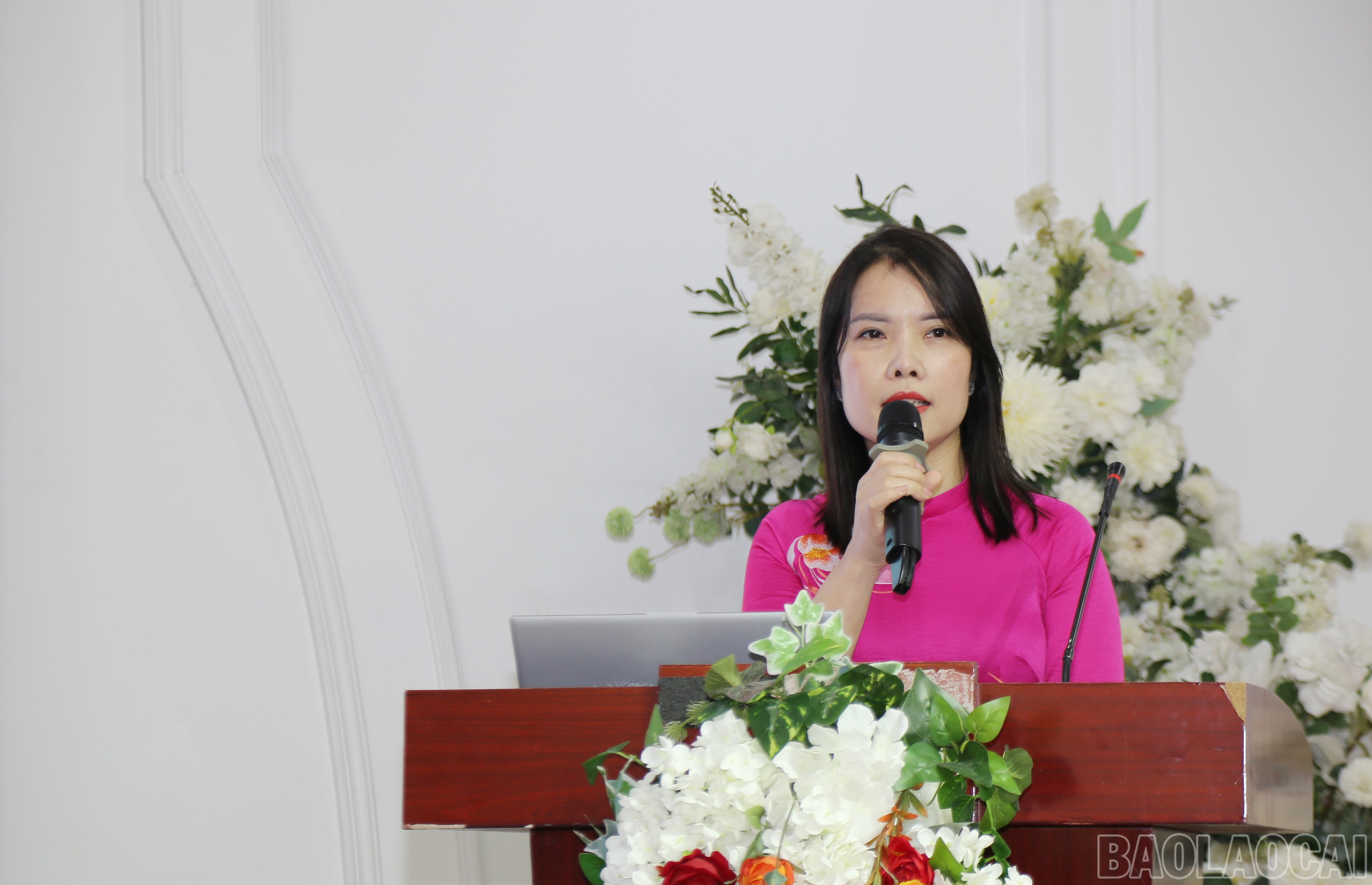 Báo cáo viên truyền đạt chuyên đề tại hội nghị. baolaocai-br_img-1620.jpg