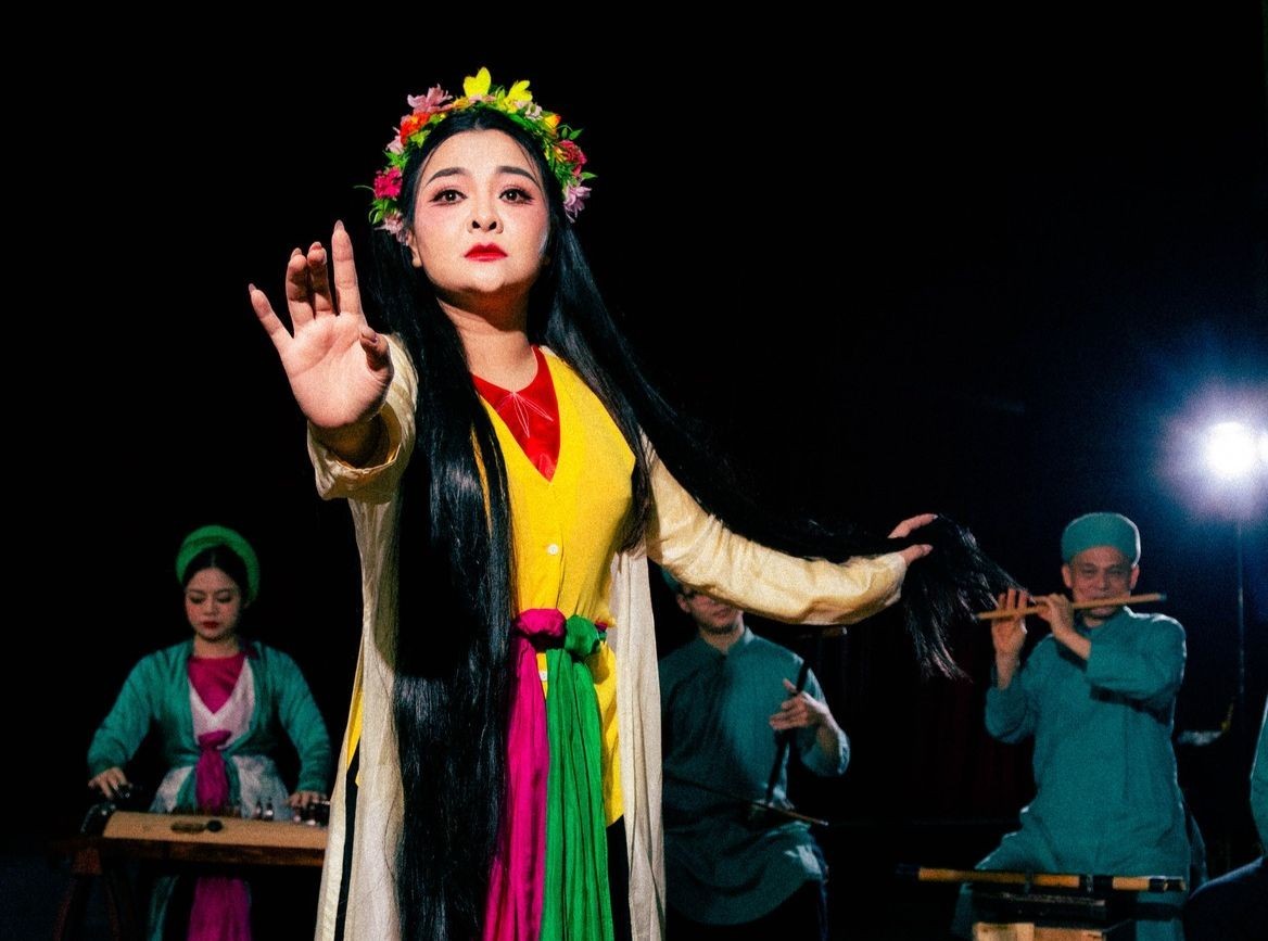Nếu khán giả yêu sân khấu, sân khấu sẽ luôn sáng đèn. Nếu khán giả yêu sân khấu, sân khấu sẽ luôn sáng đèn.