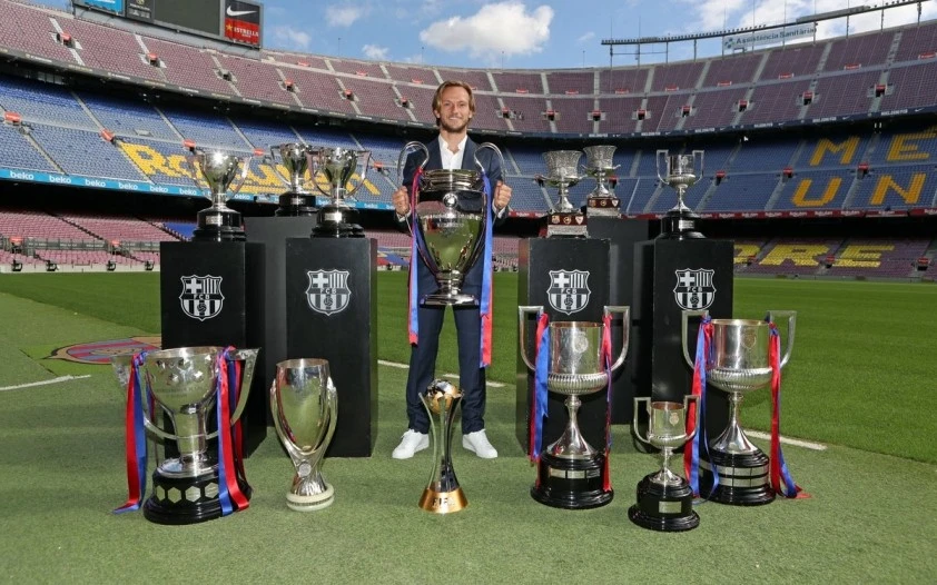 Tất cả những danh hiệu mà Rakitic có trong màu áo Barcelona.