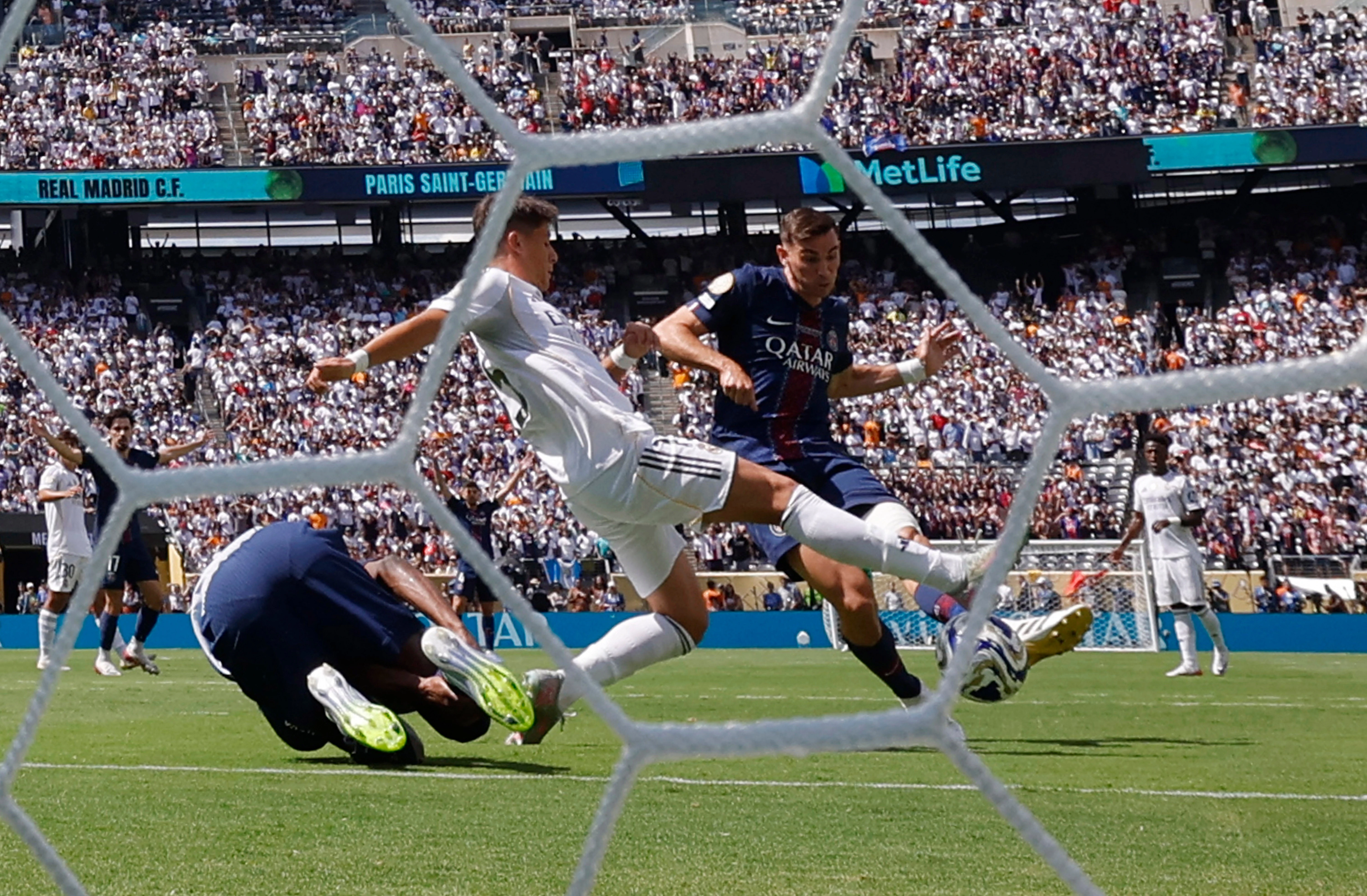 2025-07-09t201837z-901069412-up1el791keze7-rtrmadp-3-soccer-club-psg-rma.jpg