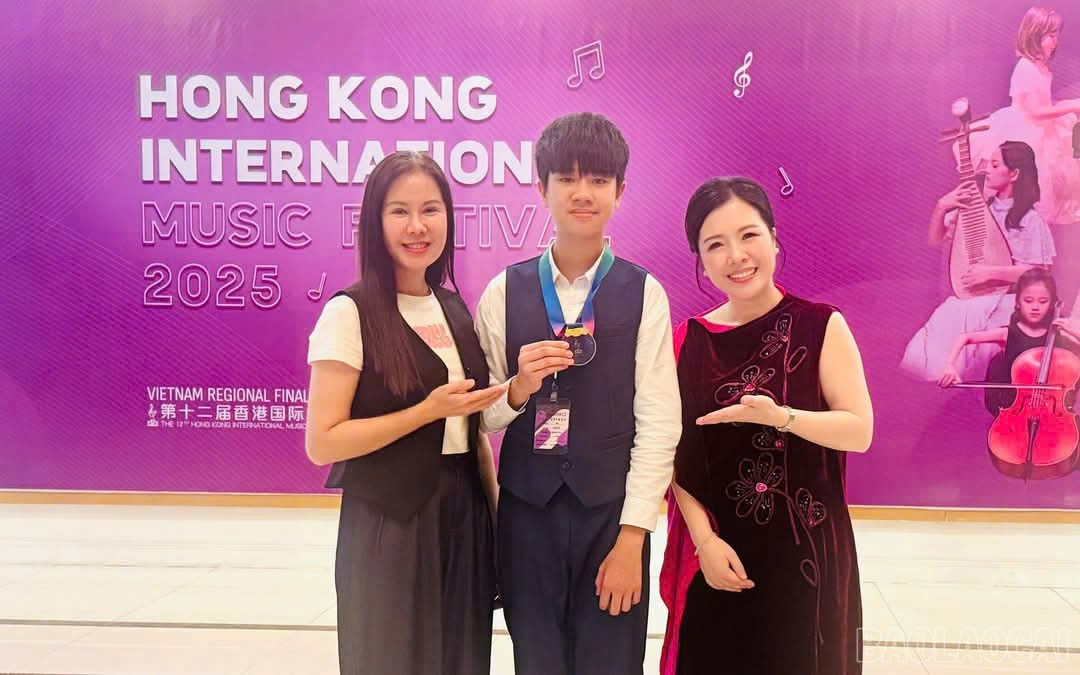 Thí sinh Nguyễn Đức Minh được trao Huy chương Vàng môn Piano ở bảng không chuyên. baolaocai-br_z6630015718769-01b2dd7acd6fbae04609e4a66495c918.jpg