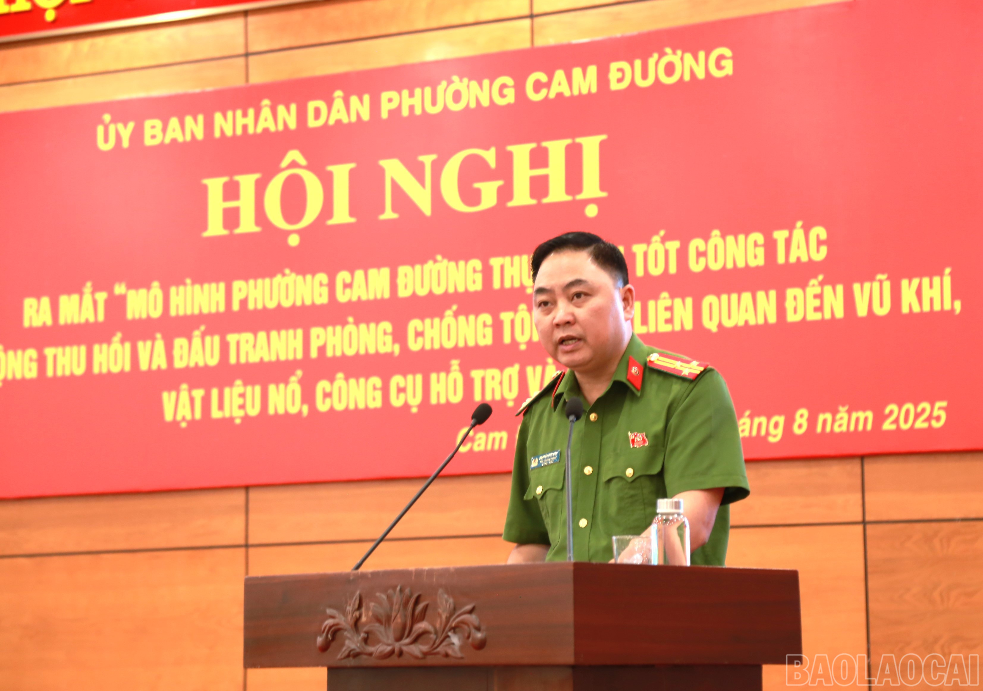 Đại diện Phòng Cảnh sát Quản lý hành chính về trật tự xã hội (Công an tỉnh) phát biểu tại hội nghị. baolaocai-br_5-2401.jpg